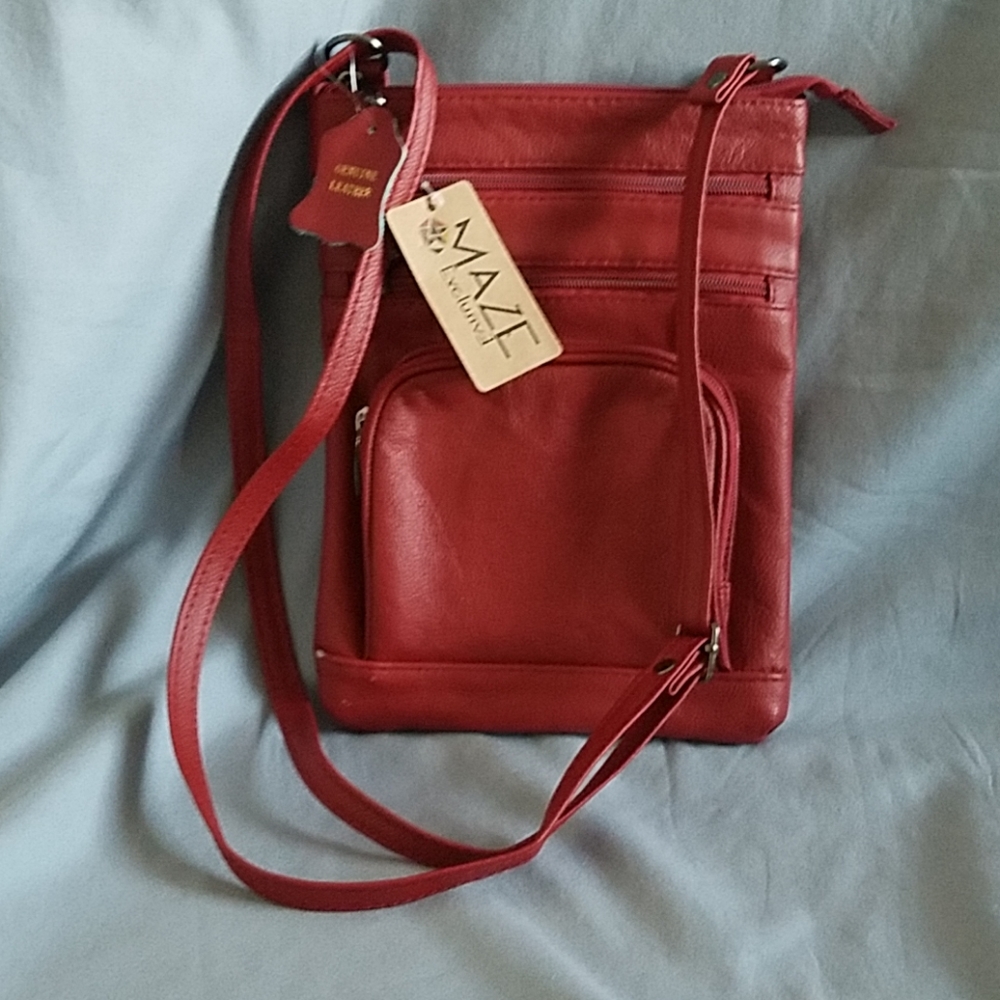 Maze Exclusive Women's Shoulder Bag color Red